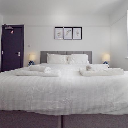 3Br Haven Retreat In Wallasey With Free Street Parking Exteriör bild