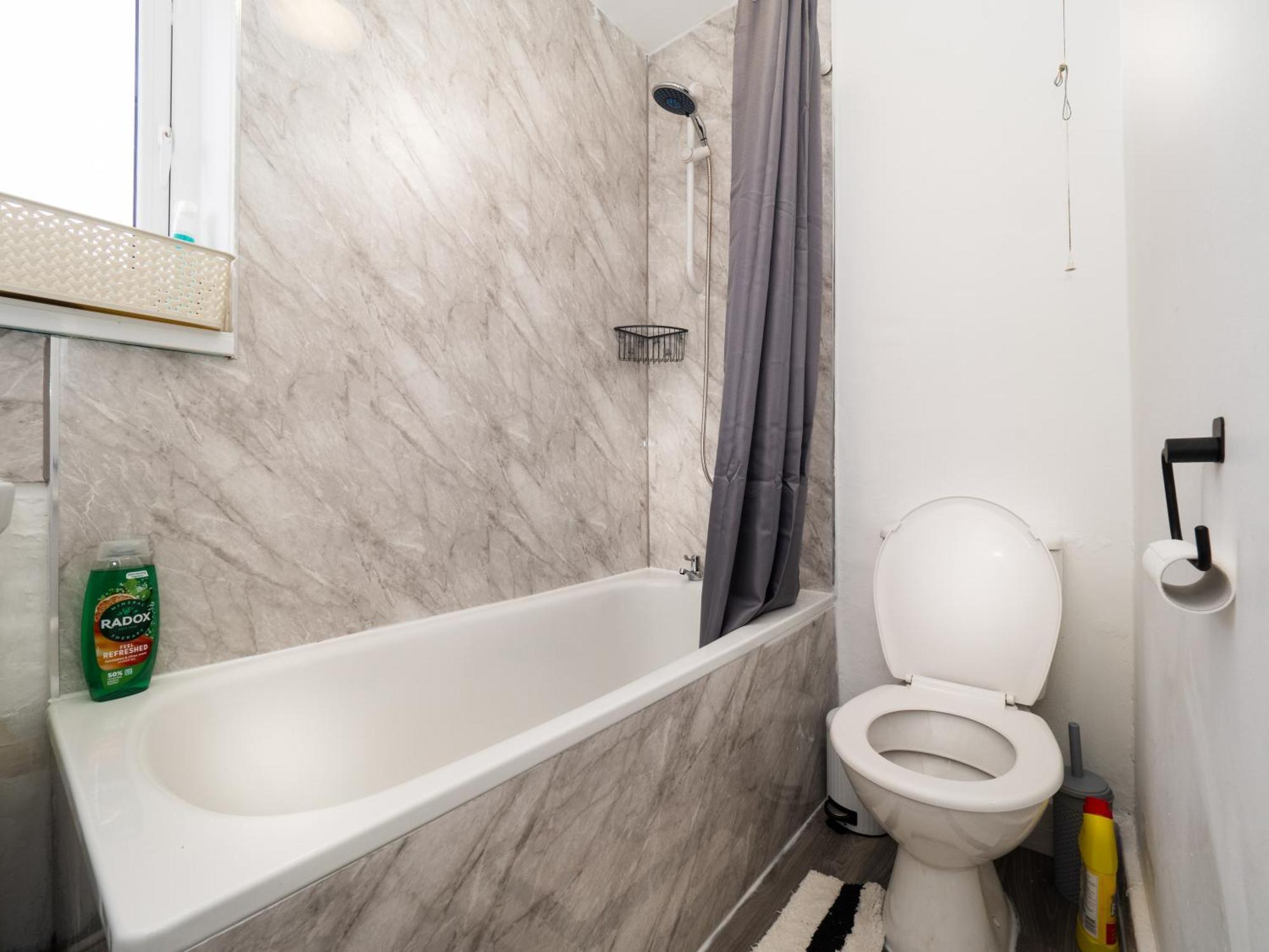 3Br Haven Retreat In Wallasey With Free Street Parking Exteriör bild